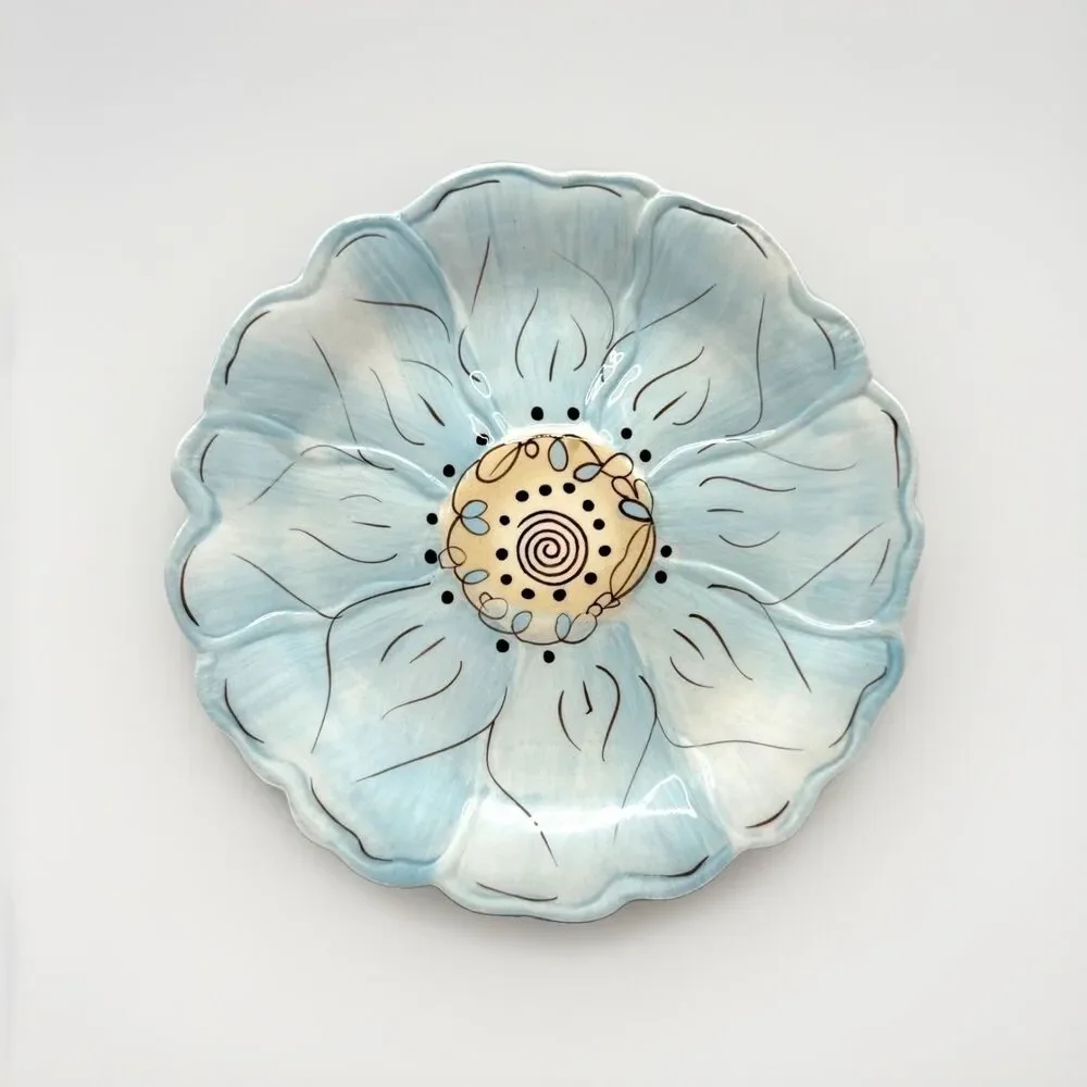 Set of 4 Pier 1 Cassidy Salad Dessert Plates Blue With Crème (Cream) Flower 7.5